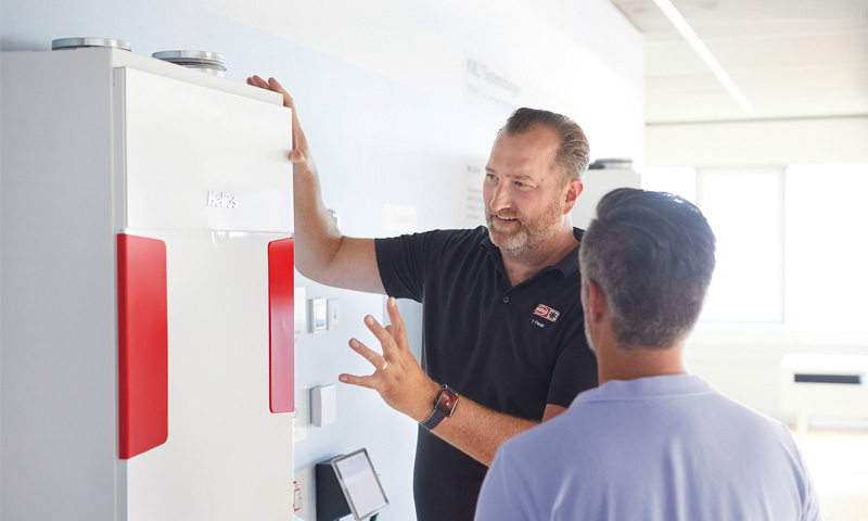 Erfolgreicher Wissenstransfer: 2025 erreichte das Helios Schulungsprogramm über 8.500 Teilnehmer – 2026 geht es mit erweitertem Angebot weiter.